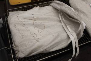 lot 565 image: 7x20 Rope & Pole Tent Window Side