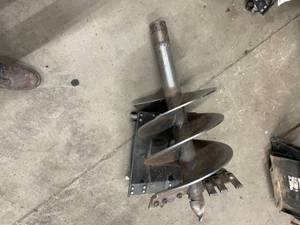 lot 12 image: 18 Auger Bit