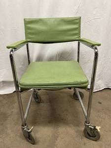lot 8 image: Everest Jennings Commode Mobility Flip Up Seat Toilet Chair- Vintage Condition
