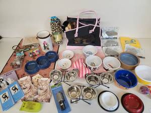 lot 36 image: Huge Pet Lovers Collection-