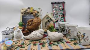 lot 40 image: Beautiful Bird Lovers Collection-Figurines, Teacups, And More