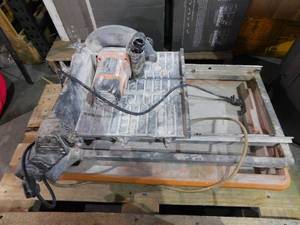 lot 4 image: RIDGID 9 Amp Corded 7 in. Wet Tile Saw