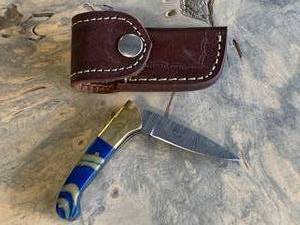 Damascus Pocket Knife (5 12 open 3 18 closed)