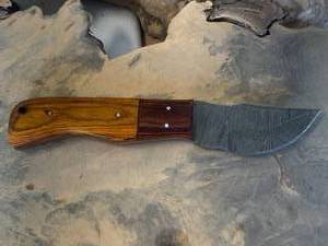 Custom 8 Two Toned Wood Damascus Knife