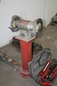 lot 724 image: Milwaukee Pneumatic COMB-10 Heavy Duty 10 Bench Grinder