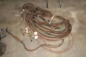 lot 740 image: Welding Lines with Gauges and Welding Head