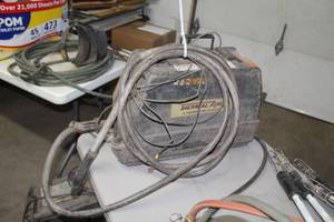 lot 736 image: Thermal Arc Hefty CCCV Welder