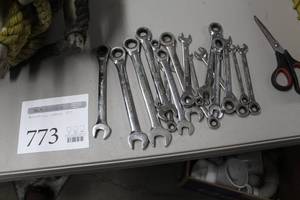 lot 773 image: Lot of (18) Ratchet Combination Wrenches