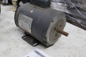 lot 810 image: MagneTek Century AC Motor