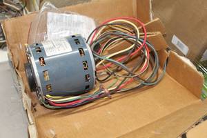 lot 824 image: Fasco D970 Permanent Split Capacitor Motor (New In Box )