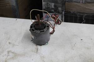 lot 833 image: MagnaTek Universal Electric DE3J029N#02024274 Electric Motor