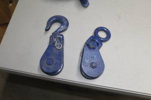 lot 836 image: Lot of (2) McKissick 3 Snatch Block with Hook