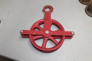 lot 835 image: Western Block 8 Swivel Hook Block