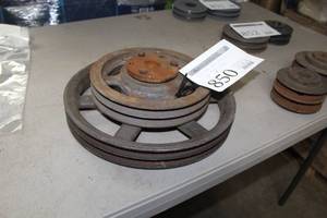 lot 850 image: Lot of (2) V-Belt Pulley 2 Groove