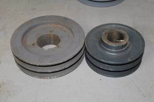 lot 852 image: Lot of (2) V-Belt Pulley 2 Groove
