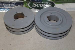 lot 851 image: Lot of (2) V-Belt Pulley 2 Groove (New )