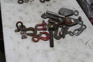 lot 857 image: Lot of  Snatch Block with Hook, Pulley Hooks and Pins