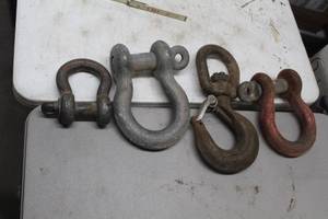 lot 858 image: 12 Hook, (3) Large Couplings