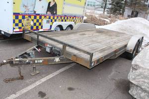 lot 554 image: 2004 PJ 18 Dual Axle Flatbed Trailer