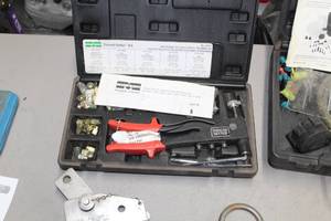 lot 885 image: Marson Thread-Setter Kit, Plastic Case