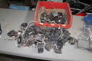 lot 921 image: Assorted Breaker Switches
