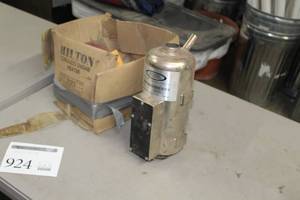lot 924 image: Hilton Cordless Engine Heater
