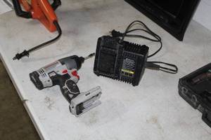 lot 568 image: Porter-Cable PCC641 20V Impact Driver, Charger