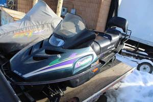 lot 555 image: 1996 Artic Cat Panther 550 Snowmobile