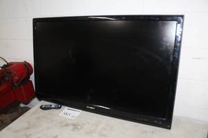 lot 583 image: Sharp LC-46SB54U Liquid Crystal 46 Flatscreen TV, Remote Control