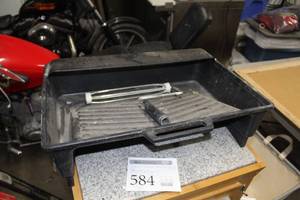 lot 577 image: 12 Paint Roller and Paint Roller Tray