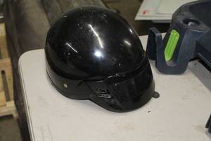 lot 582 image: Helmet