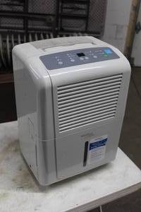 lot 589 image: Soleus Air SG-DEH-30M-1 Dehumidifier 30-Pint