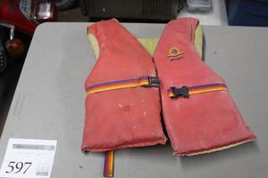 lot 597 image: Adult Size 28-34 Life Jacket