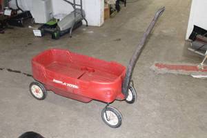 lot 594 image: Radio Flyer Plastic Wagon