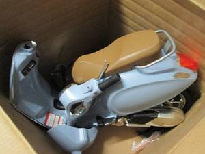 blazing wheels 12 volt vespa gts super sport ride on open box untested