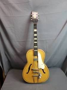 Older Serenader Guitar