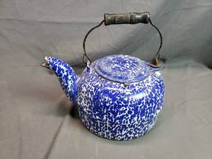 Blue Painted Cast Kettle, Wrought Iron Range Co. St. Louis MO