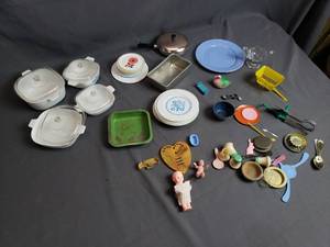 Toy Kitchen Dishes and Accessories
