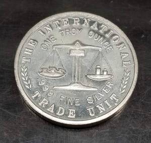 1 TROY OZ .999 FINE SILVER 1986 EAGLE TRADE UNIT