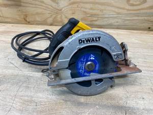 lot 106 image: DEWALT 15 Amp 7-14 in. Lightweight Circular Saw with Electric Brake