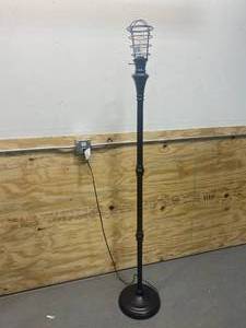 lot 72 image: Lamp