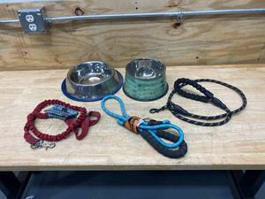lot 76 image: Dog Supplies