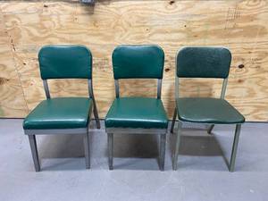 lot 38 image: Lot of 3 Chairs (Green)