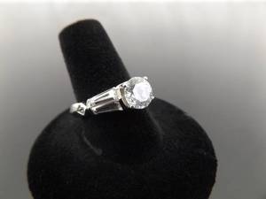 .925 Sterling Silver Faceted Zirconia Ring Size 8