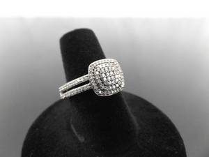 .925 Sterling Silver Crystal Accented Ring Size 7