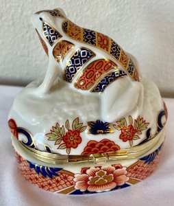 Andrea by Sadek Frog Figurine Trinket Box