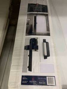 lot 72 image: RENIN BARNDOOR 36IN