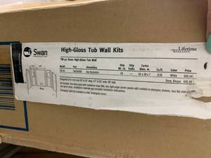 lot 76 image: SWAN HIGH GLOSS TUB WALL KIT