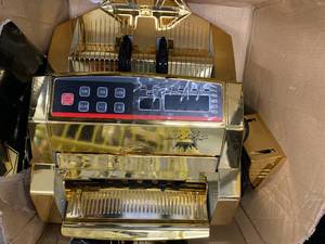 lot 3 image: GOLD MONEY COUNTER