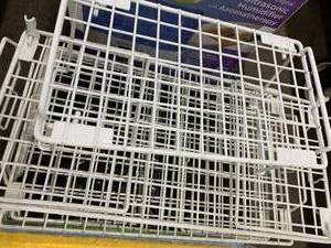 lot 7 image: WHITE WIRE COATED SHELVING